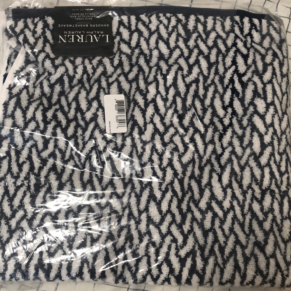 Brand new Ralph Lauren bath towel